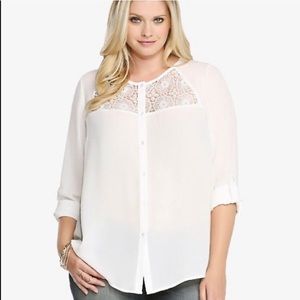 [Torrid] White Crochet Inset Long Sleeve Blouse